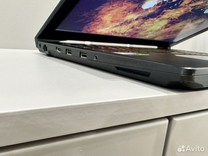 Asus i5/GTX1050/12gb/ssd+/Full hd