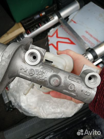 Главный тормозной цилиндр пежо 508/ситроен с5