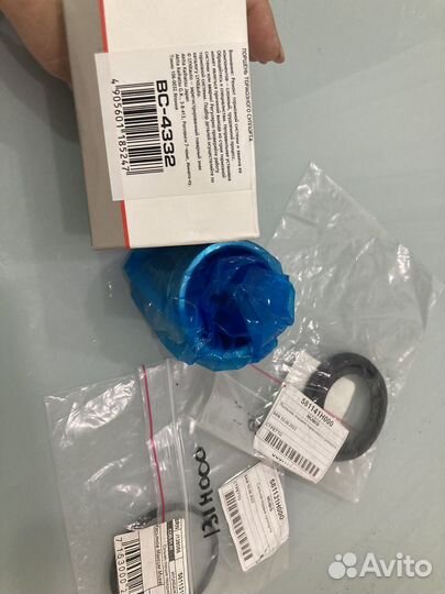 Поршень тормозного суппорта, пыльник, сальник