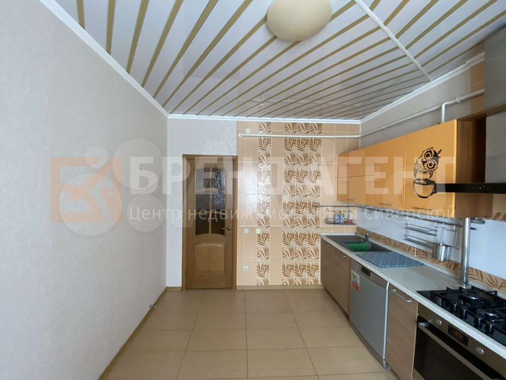 2-к. квартира, 65 м², 2/9 эт.