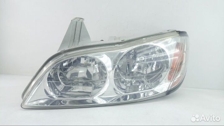 Фара левая Nissan Maxima A33 2000