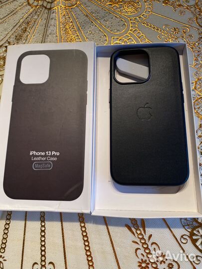 Чехлов на iPhone 13 про