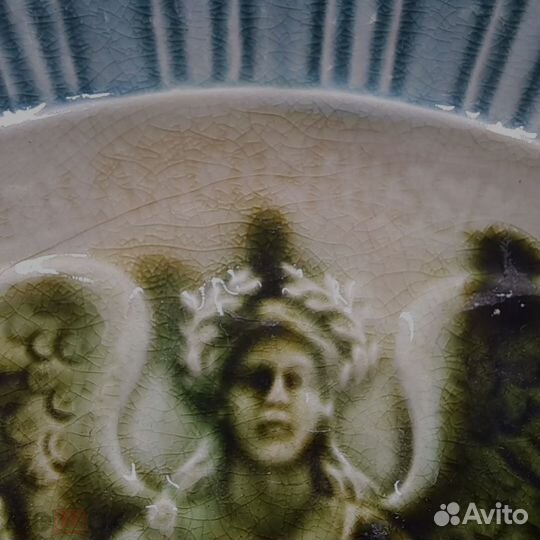 Антикварная тарелка