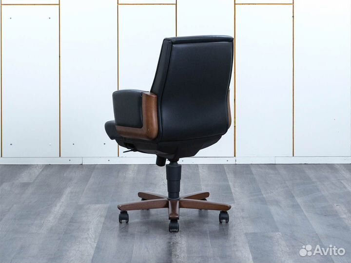 Офисное кресло в кабинет руководителя dazato dico