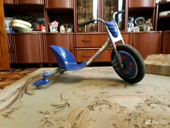 Дрифт-трайк Razor RipRider castor trike 360