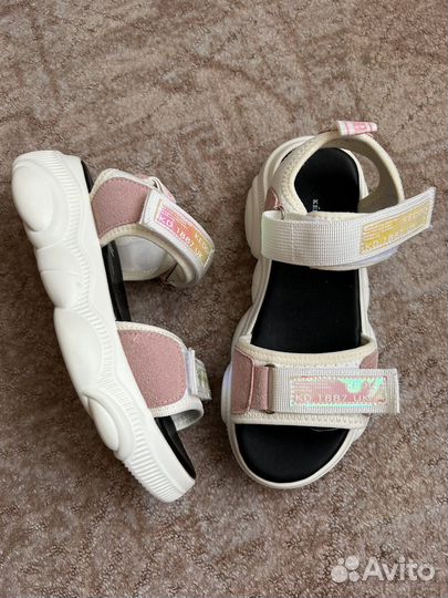 Сандалии Keddo новые