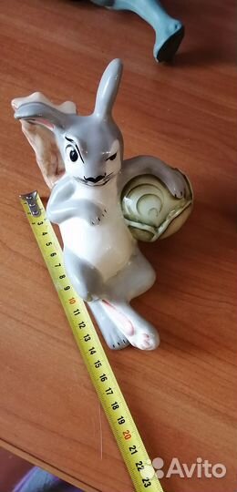 Фигурка зайца