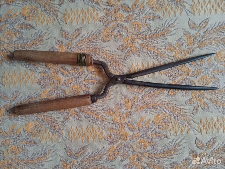 Щипцы для волос и усов