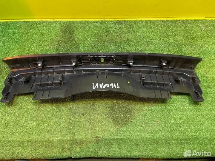 Накладка замка багажника Volkswagen Tiguan AD1