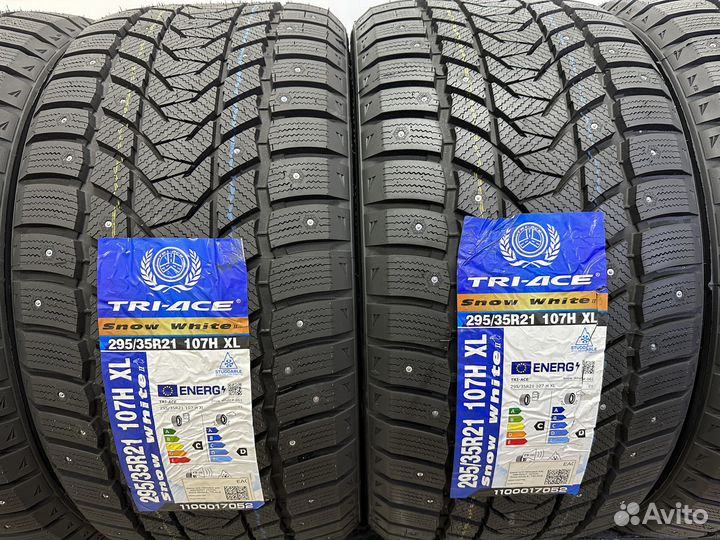 Tri Ace Snow White II Stud 295/35 R21 107H
