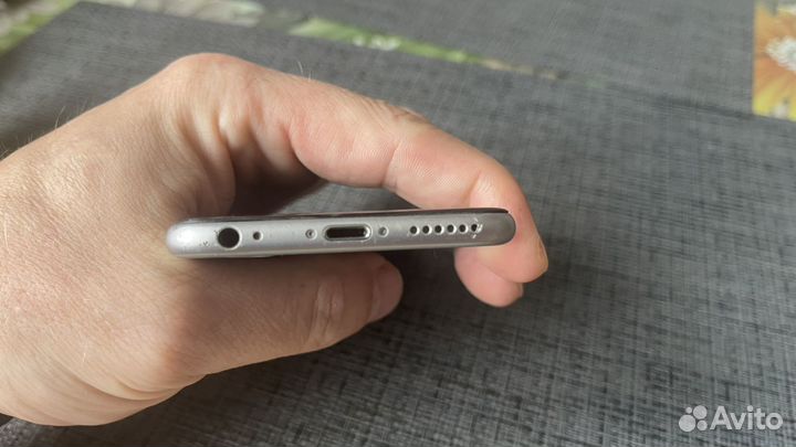 Телефон iPhone 6s 64g