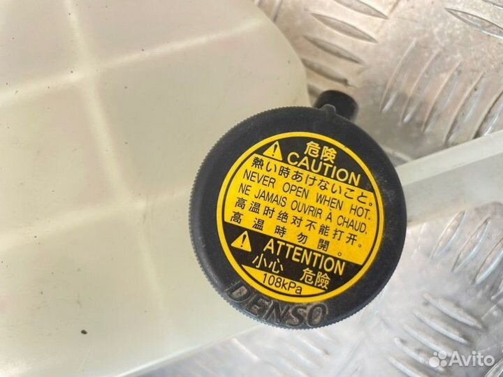 Расширительный бачок Toyota Corolla ZRE151L 1zrfe