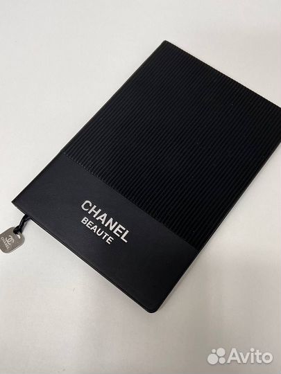 Новый фирменный ежедневник Chanel