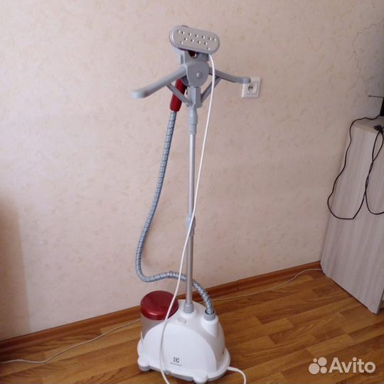 Отпариватель для одежды Electrolux