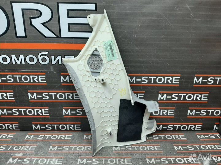 Обшивка стойки задняя правая Audi A6 C6/4F AUK