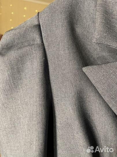 Костюм серый офисный школьный