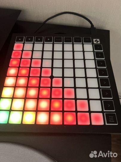 Midi контроллер Novation Launchpad mini mk3