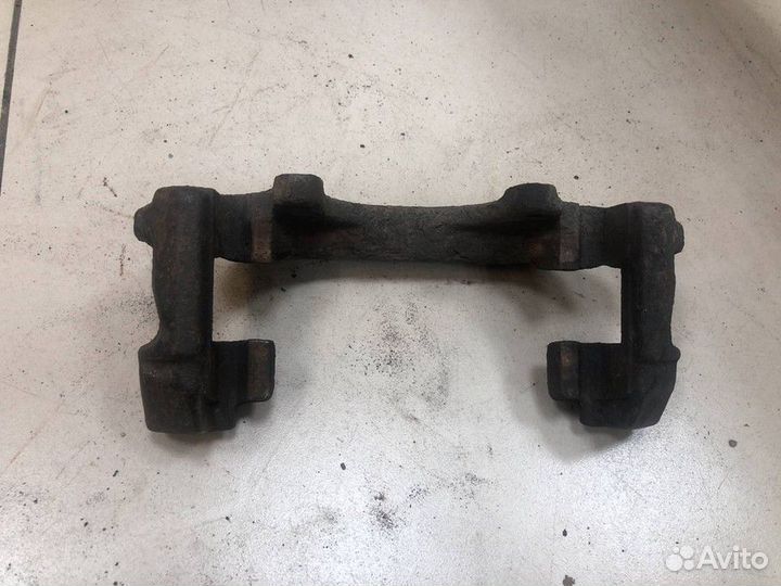 Скоба суппорта переднего