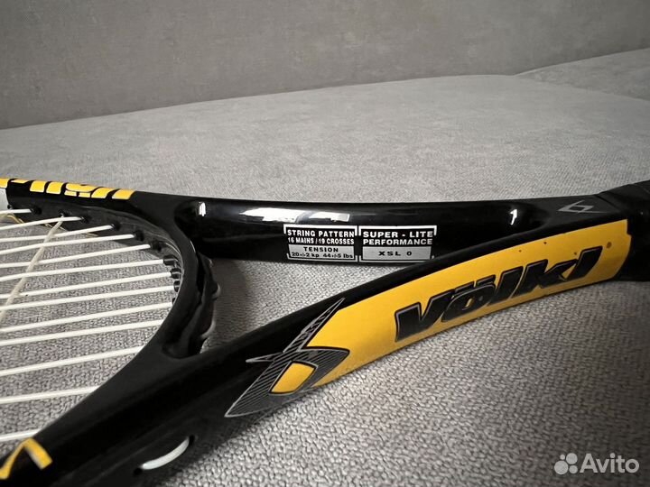 Теннисная ракетка