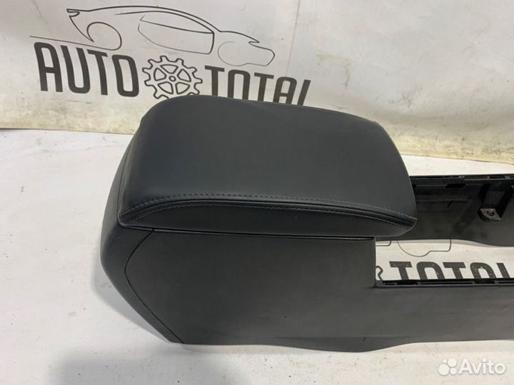 Подлокотник Mazda 6 GH LF 2011