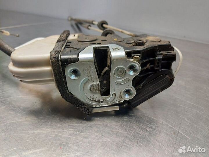 Замок двери задний левый Hyundai Santa Fe 3 DM