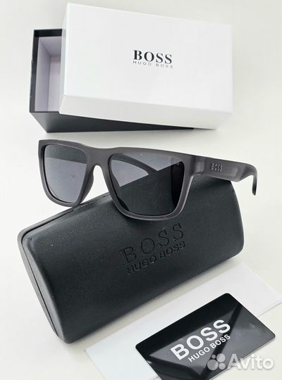 Солнцезащитные очки Hugo boss