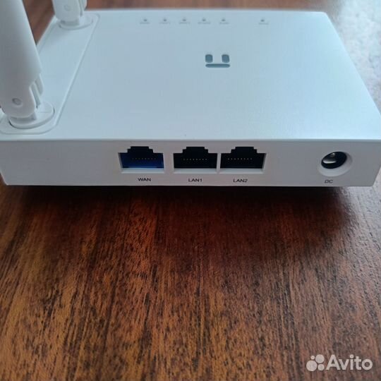 Wi-Fi роутер Netis W1