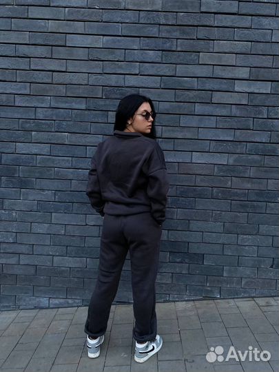 Спортивный костюм женский