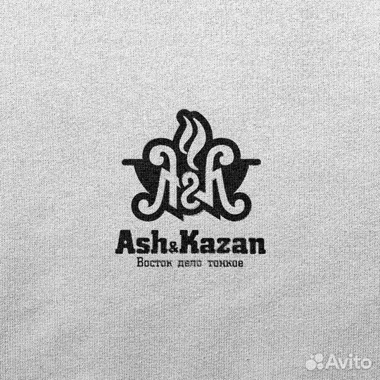 Графический дизайнер дизайн логотипа этикетки