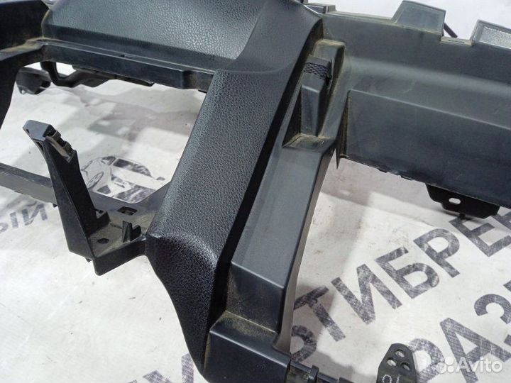 Торпедо Toyota Rav4 40