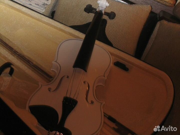 Скрипка белая (комплект скрипка+ смы