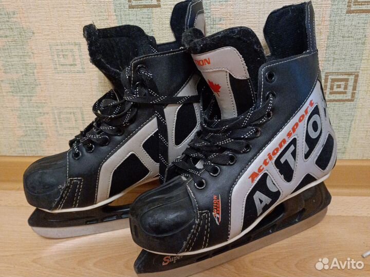 Коньки хоккейные