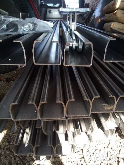 Направляющая балка для откатных ворот