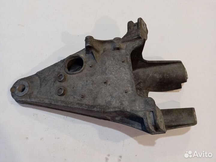 Кронштейн двигателя задний Транспортер Т5