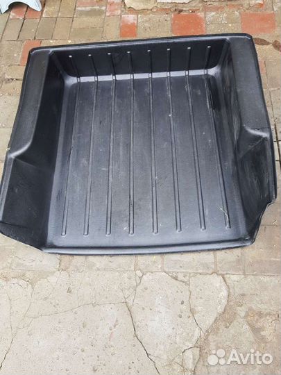 Поддон в багажник
