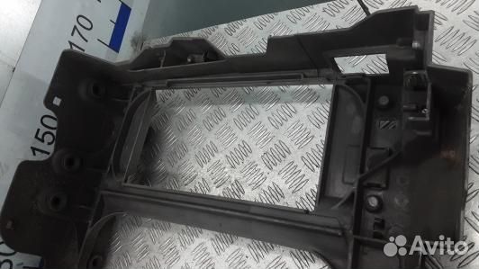 Передняя панель крепления облицовки (телевизор) pe