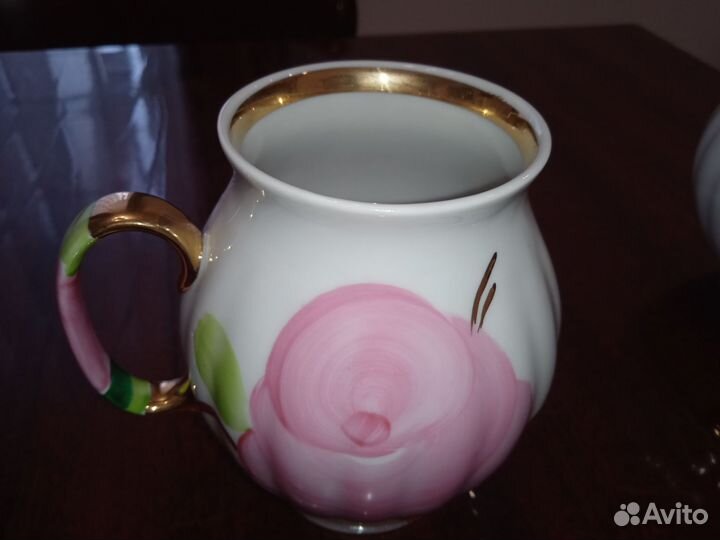 Предметы от чайного сервиза Дулево