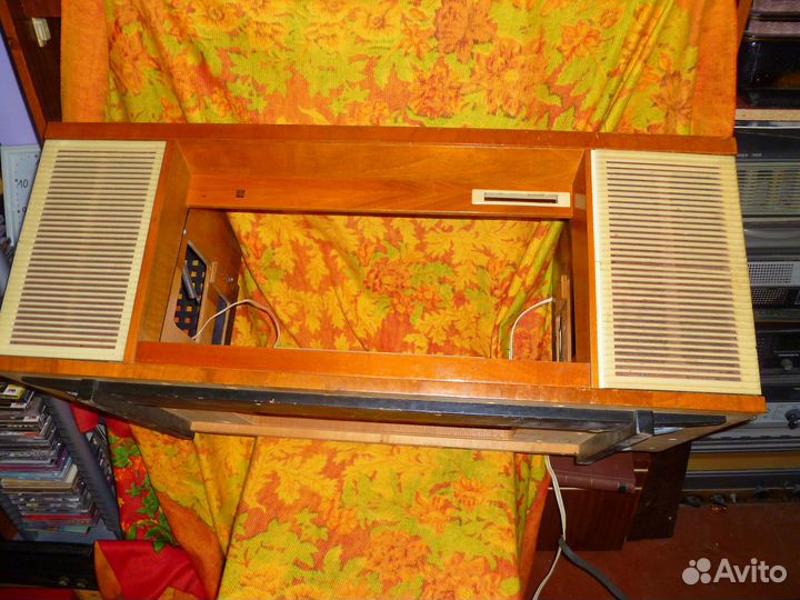 Старый радиоприёмник