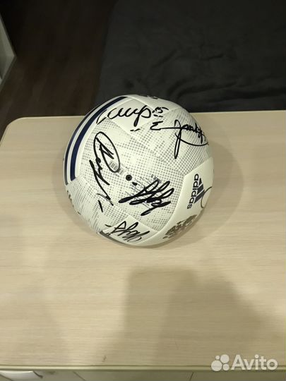 Футбольный мяч с автографами Сборной России