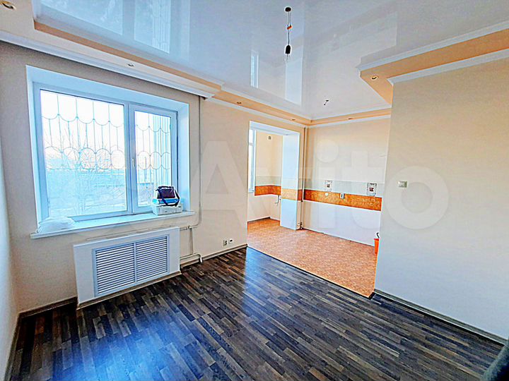 2-к. квартира, 60 м², 1/6 эт.