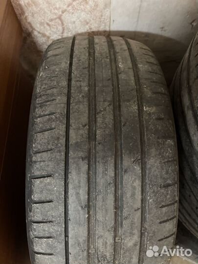 Hankook Ventus V2 AS 255/45 R18