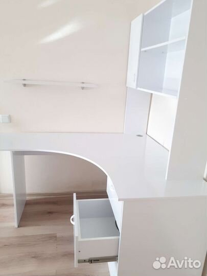 Стол угловой рабочий компьтерный