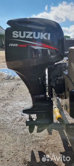 Катер Tracker pro guide V16