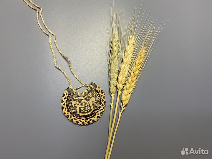 Подвеска берестяная с лошадьми стиль Древняя Русь