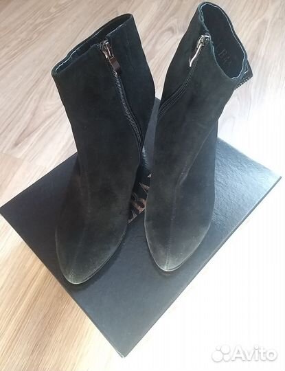 Сапоги женские на каблуке