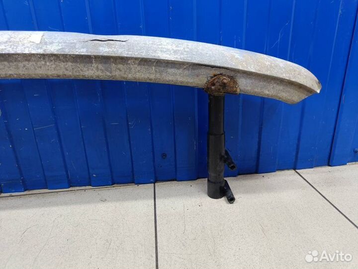 Усилитель бампера задний Volkswagen Passat B5 1.6