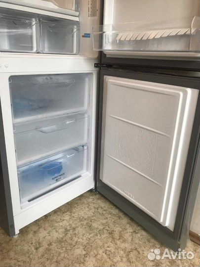 Холодильник Индезит. Как Новый