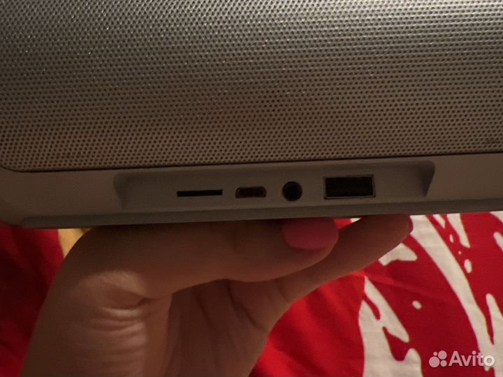 Портативная колонка jbl