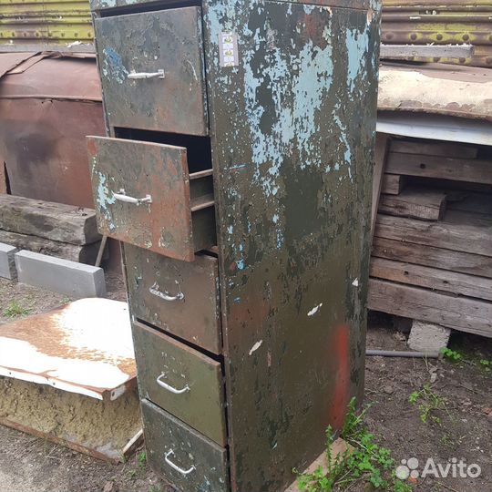 Шкаф для инструментов