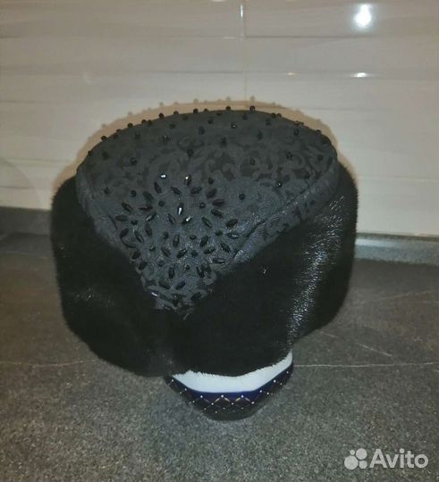 Женская шапка